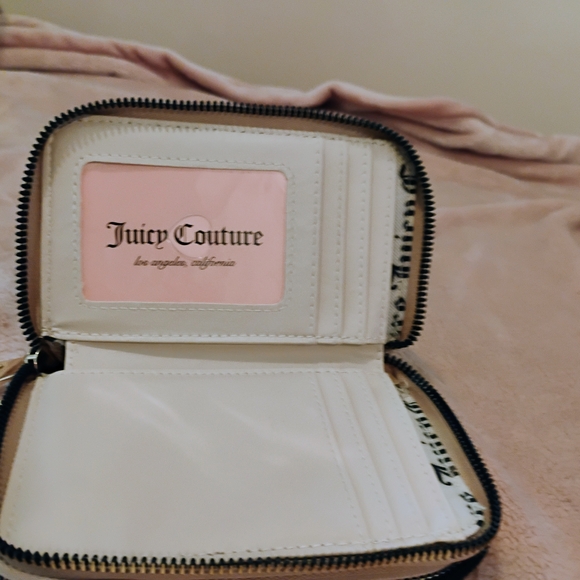Juicy Couture Tan Wallet - Picture 2 of 7